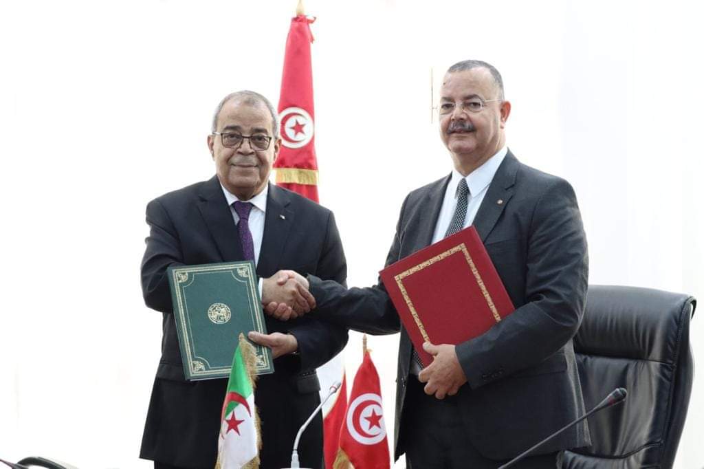 إمضاء اتّفاقيّة تفاهم بين الوكالة الوطنيّة للدّواء وموادّ الصحّة والوكالة الوطنيّة للموادّ الصيدلانيّة الجزائرية