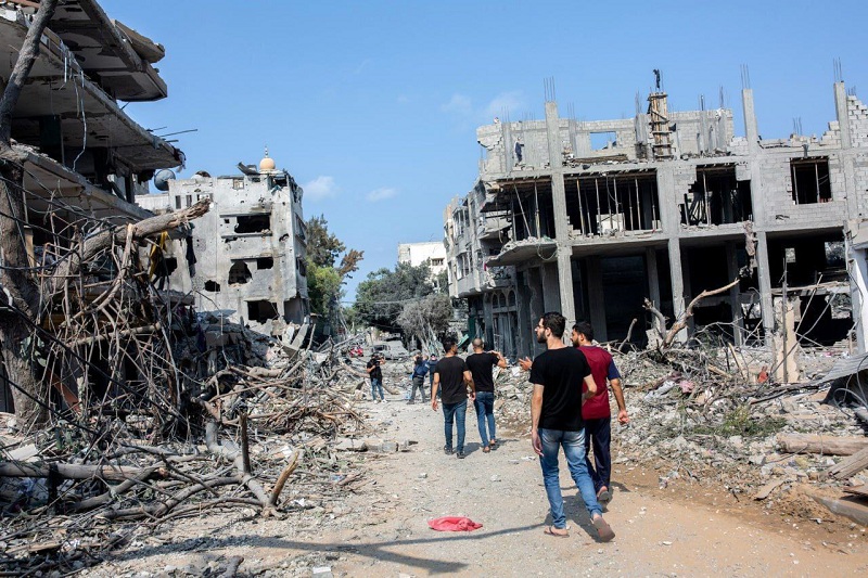 صحافي فلسطيني: إسرائيل قصفت منزلي وقتلت والدي لوقف تغطيتي في غز..ة