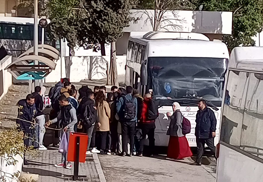 يواصلون عملهم اثناء عطلة الشتاء.. مصدر من مراقبي النقل يتحدث لـ"الصباح نيوز" 