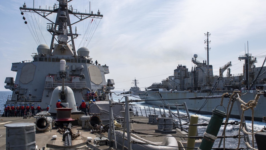 "بوليتيكو" عن مسؤول في البنتاغون: المدمرة الأمريكية "USS Laboon" تدخل البحر الأحمر