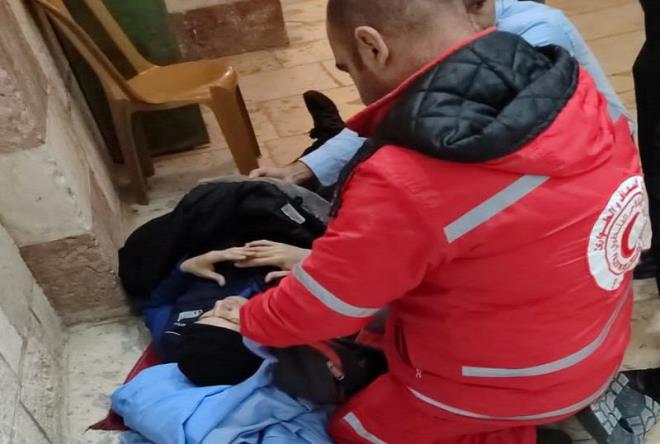 تونس تستقبل 53 جريحا فلسطينيا بمطار الحجيج وسيارات الإسعاف والحماية تنقلهم لمستشفيات ومصحات