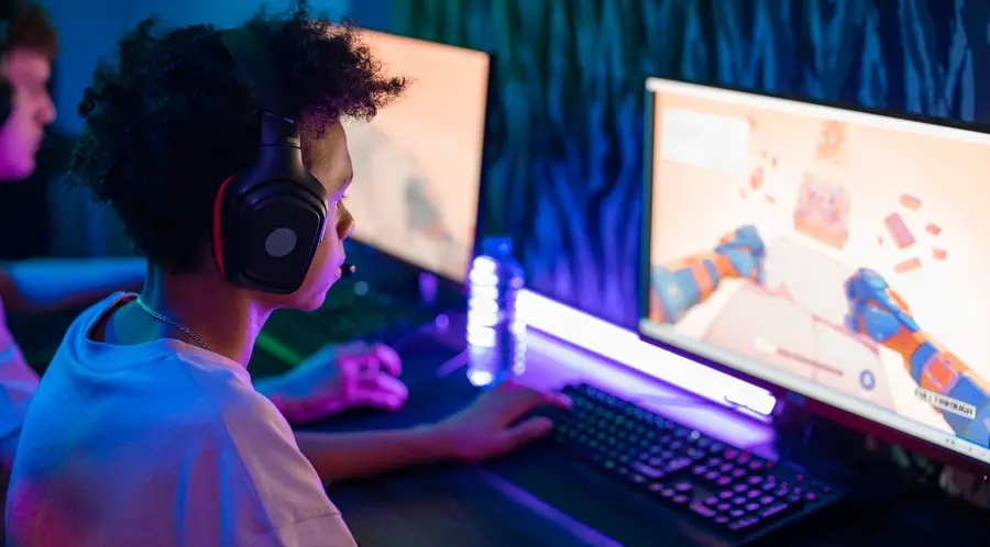 التلاميذ وعطلة الشتاء..   غياب الفضاءات الترفيهية تعوضه "مغريات" الشبكة العنكبوتية!؟