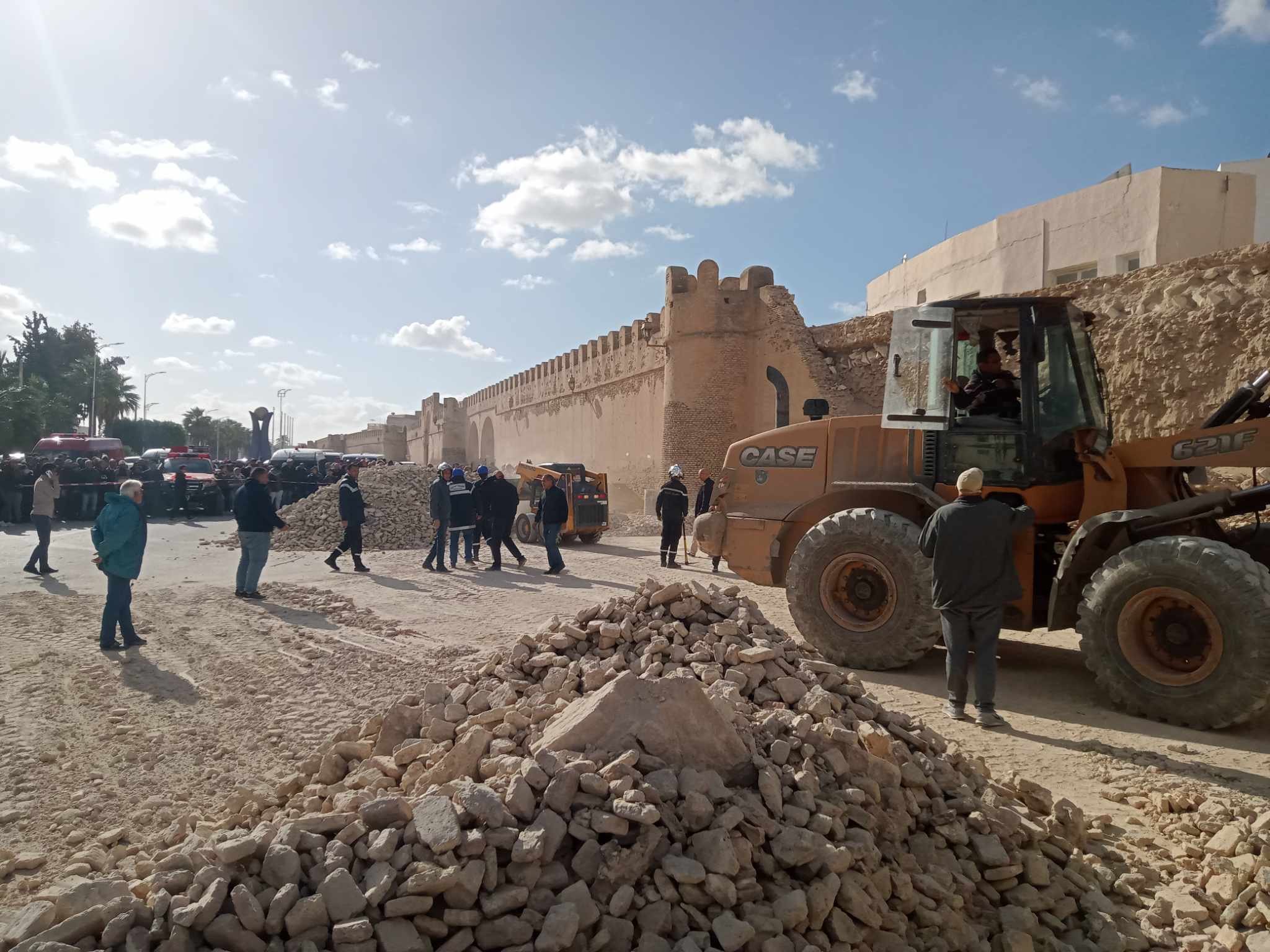 حالة طوارئ بالقيروان: اجتماع اللجنة الجهوية لتفادي الكوارث..وتنبيه بإخلاء المساكن المُهددة