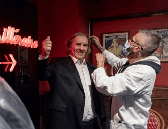 بسبب غضب الزوار..   إزالة تمثال جيرارد ديبارديو من متحف فرنسي