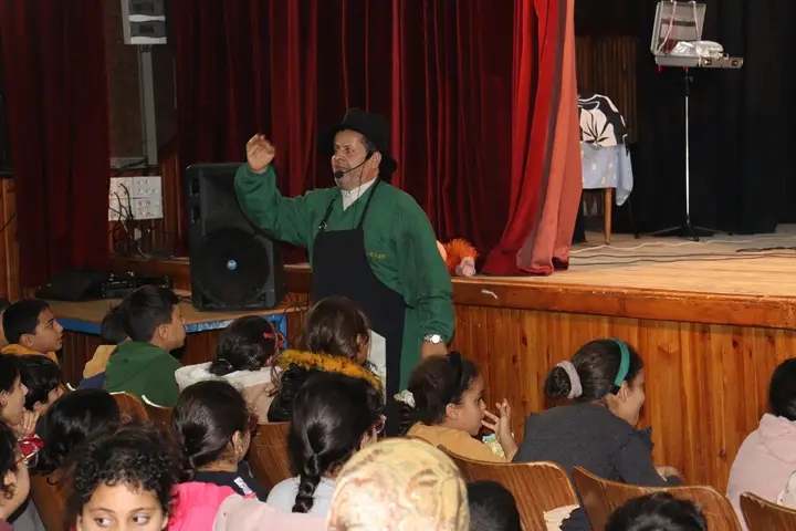 صور/ انطلاق مهرجان فن الحكاية بمنزل عبد الرحمان بعرض مسرحي تنشيطي