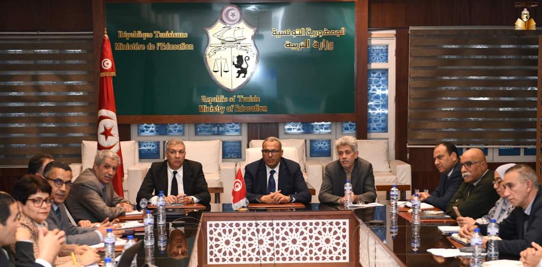 وزير التربية يؤكد أهمية تسريع التحضيرات لإطلاق منصة مدرسة تونس المستقبل