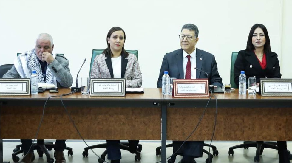 بودربالة يشرف على اجتماع للنظر في تنقيح وإتمام قانون بطاقة التعريف الوطنية