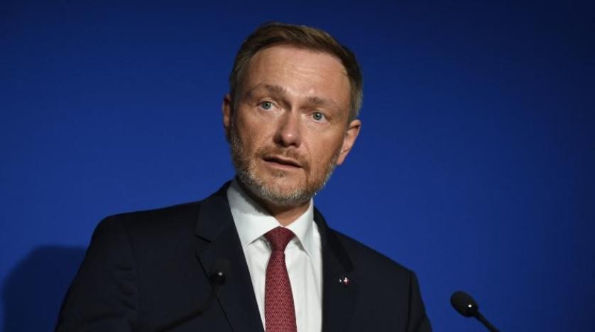 وزير المالية الألماني: ندفع نصف المساعدات الأوروبية لأوكرانيا 