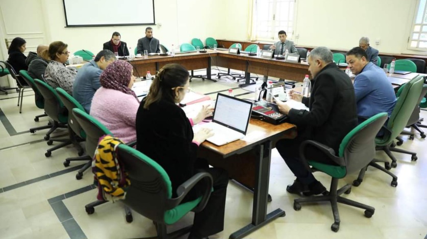  لجنة التربية بالبرلمان..الدعوة إلى التفكير في صياغة مُبادرة تشريعية لانتداب الدكاترة العاطلين عن العمل