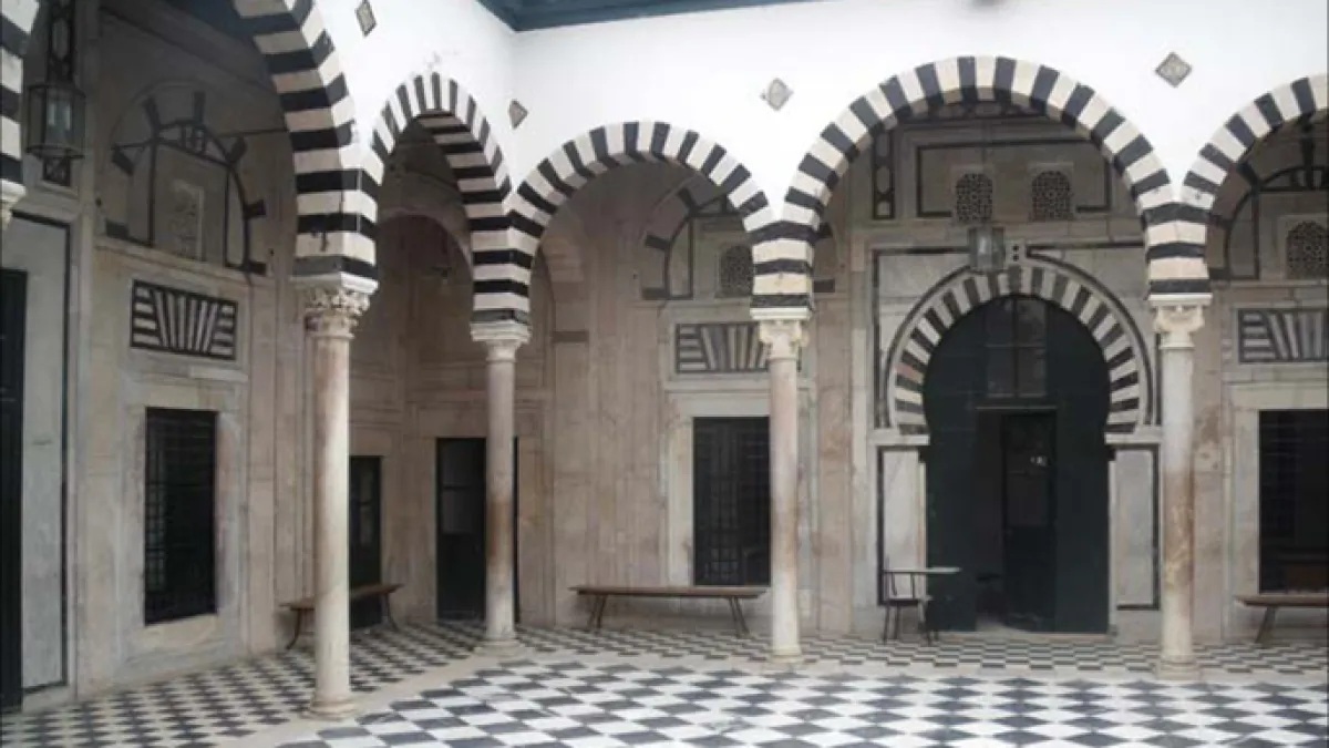 90 سنة تمر على تأسيسها..   " الرًشيدية ".. الصًرح الفني الذي يتهاوى