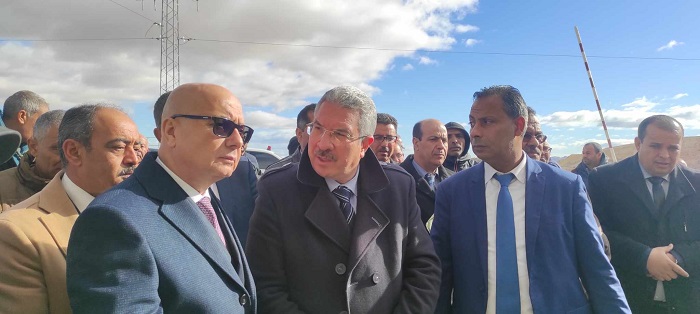 صور/ وزير الفلاحة يطلع على عمل المحطة العائمة بحوض سد سيدي سعد بالقيروان
