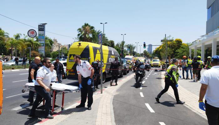 حادث دهس وطعن في ضواحي تل أبيب.. إصابة 19 شخصا