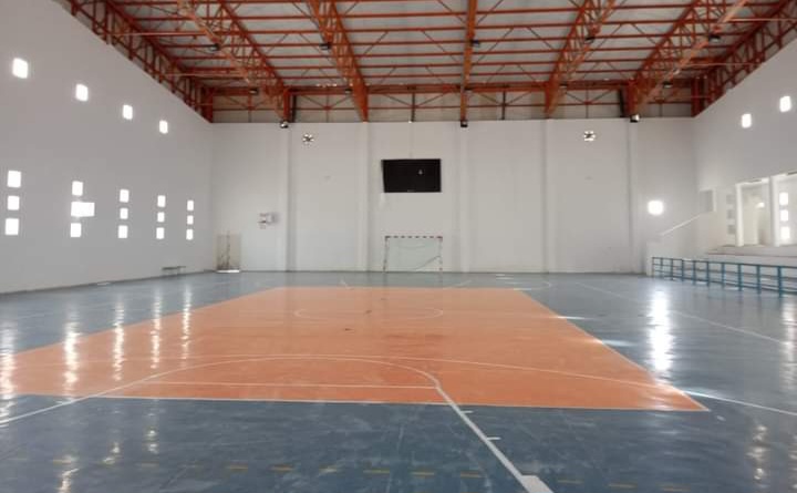 الوسلاتية..لجنة معاينة صلوحية المنشآت الرياضية توافق على دخول القاعة الرياضية حيز الإستغلال