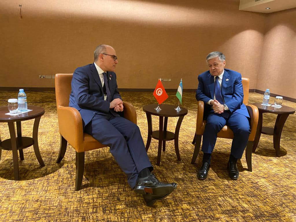 محادثات بين نبيل عمار ونائب وزير الخارجية الأوزبكي في كامبالا