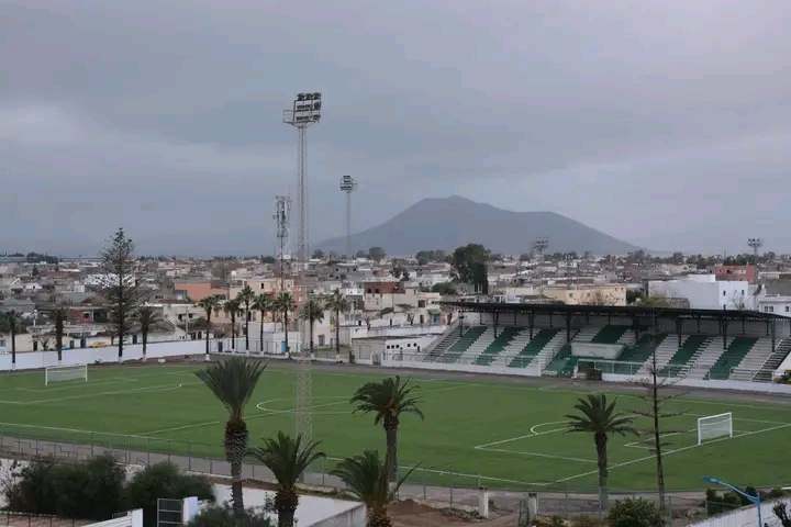 منزل بورقيبة : تركيز المرمى بالميدان الرئيسي لملعب عزيز جاء بالله 