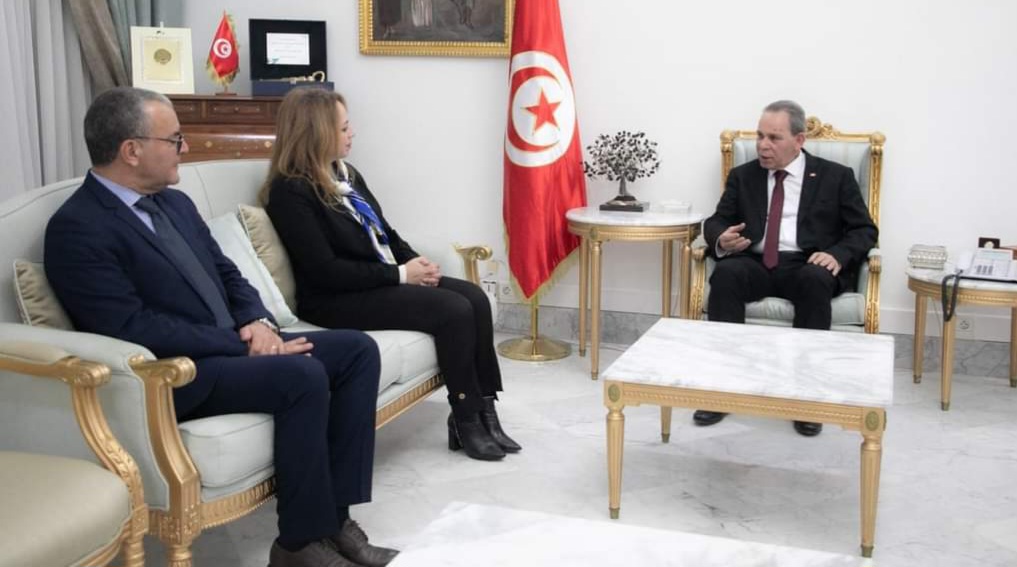  بعد أداء اليمين.. رئيس الحكومة يستقبل أعضاء الحكومة الجدد 