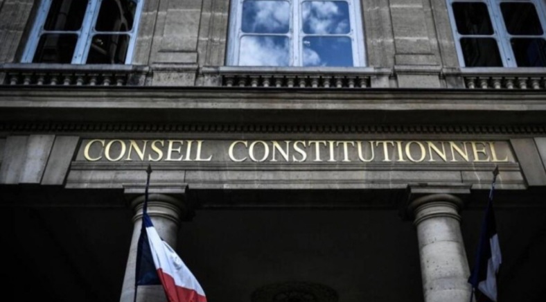  المجلس الدستوري الفرنسي يرفض عدة بنود من قانون الهجرة 