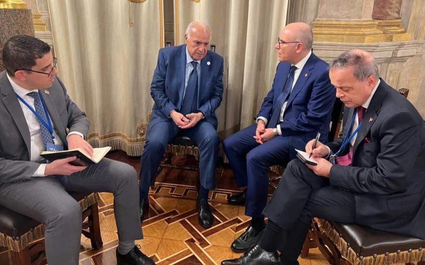 في روما.. وزير الخارجية يلتقي نظيره الجزائري