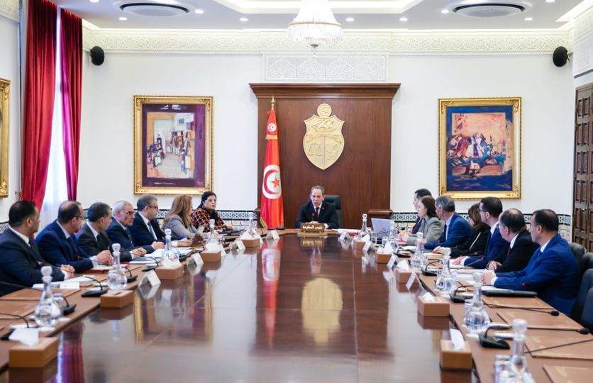  توسعة مطار تونس قرطاج محور مجلس وزاري.. والموافقة على إنشاء محطة جوية جديدة