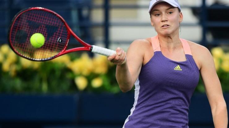 ريباكينا تفوز ببطولة أبوظبي للتنس على حساب كاساتكينا