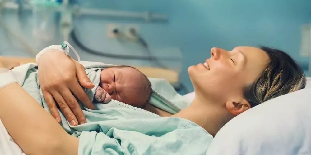 أعلى نسبة بإقليم تونس ..  44 %من الحوامل يلدن بعمليات قيصرية.. 
