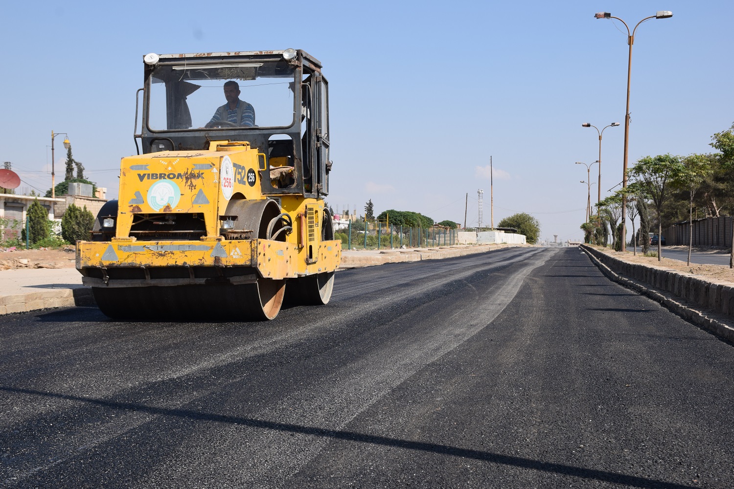 تربط بين ولايات صفاقس سيدي بوزيد القصرين..  تواصل مشروع مضاعفة الطريق الوطنية عدد 13