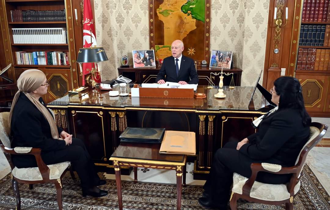  رئيس الدولة يدعو إلى الإسراع بتشكيل لجنة الصلح الجزائي