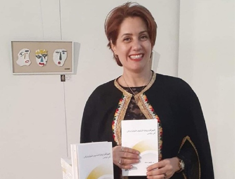 الفنانة التشكيلية الدكتورة تقوى مناد توقع كتابها وتعرضSPECCHIO MIROIR" "بسوسة  .. أعمال فنية متعددة ..وكتاب  عن" المرأة و غواية التصوير الفوتوغرافي في تونس"...