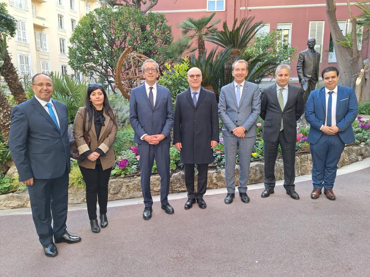 وزير الخارجية يلتقي في موناكو المدير التنفيذي لمؤسسة ماد فاوند والمدير العلمي لمؤسسة ألبرت الثاني