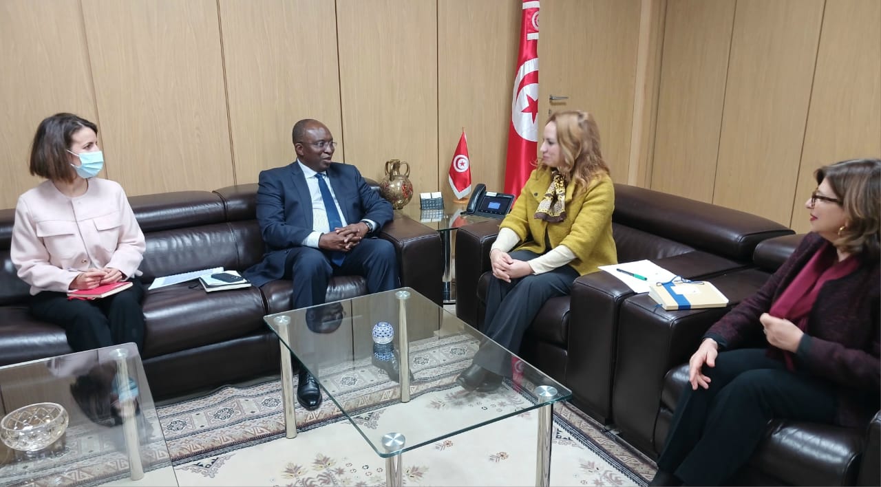 مزيد تعزيز التعاون بين تونس و مؤسسة التمويل الدولية محور لقاء وزيرة الإقتصاد مع المدير الإقليمي لشمال افريقيا