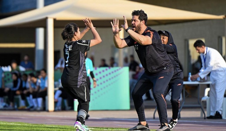 كرة القدم النسائية : سليم الغزواني يقود ناشئات نادي الشباب السعودي الى منصة التتويج 
