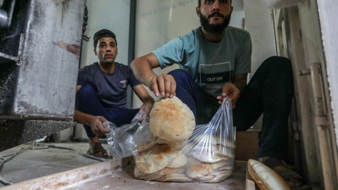 ممنوع من الحياد..   غزة تدخل موسم الرغيف المغموس بالدم..