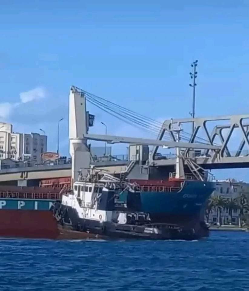 بعد حادثة الجسر.. توقف نشاط ميناء بنزرت بعد حادثة الجسر.. توقف نشاط ميناء بنزرت