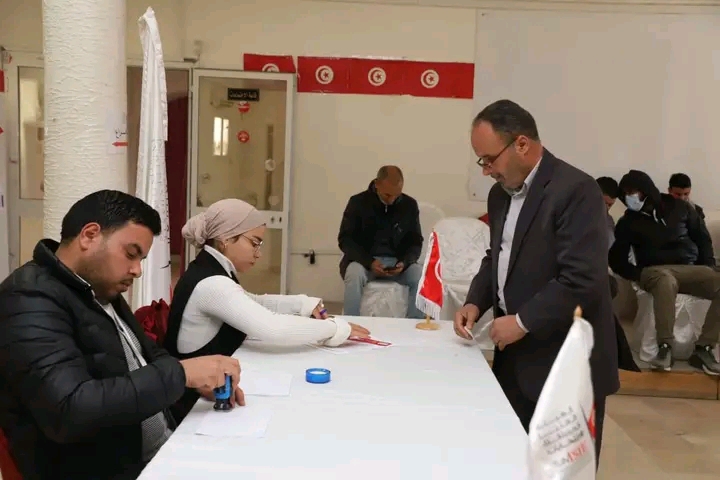  فوز مترشحة من ذوي الاحتياجات الخصوصية لتمثيل القصرين في مجلس الأقاليم 