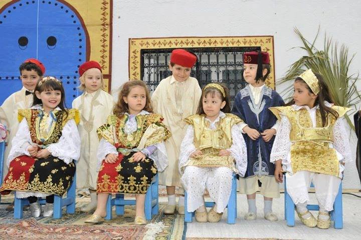 بمناسبة اليوم الوطني للباس التقليدي .. بعد سنوات هل سيبقى لنا لباس وطني؟