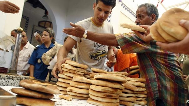 بالمناسبة..   المخابز والخبز والبلاستيك !!