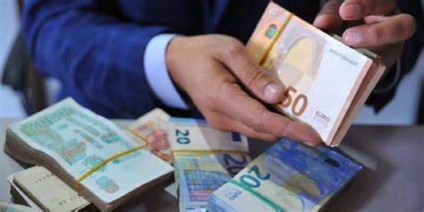 مجلة الصرف الجديدة..  تحرير الاقتصاد وجذب الاستثمارات وتوقعات بالارتفاع الإيرادات إلى أكثر من 20%