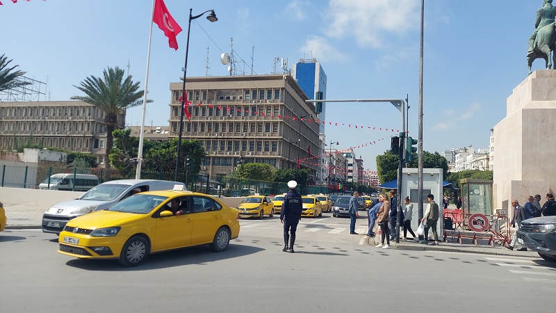  ارتياح لرفع الحواجز الحديدية .. شارع الحبيب بورقيبة يستعيد الحياة بعد 13 سنة