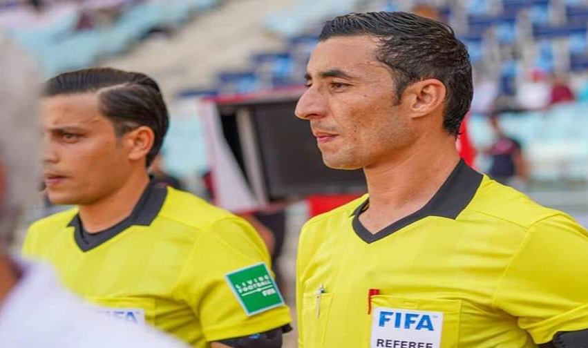طاقم تحكيم تونسي لمباراة الجزائر وجنوب إفريقيا