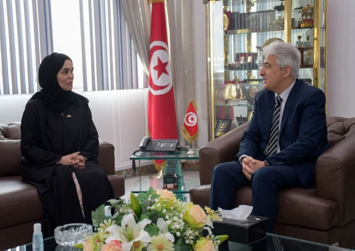 وزير الدفاع الوطني يلتقى سفيرة الإمارات بتونس