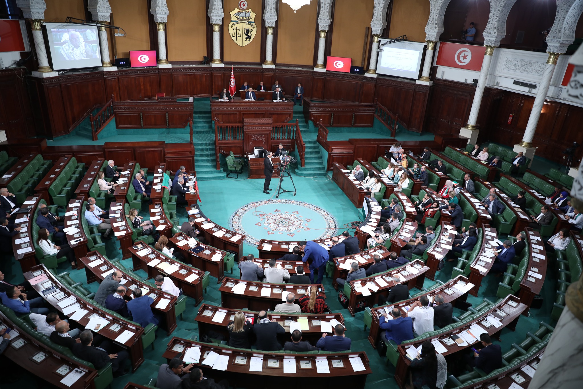 البرلمان يسقط مشروع قانون لفتح مكتب لصندوق قطر للتنمية بتونس