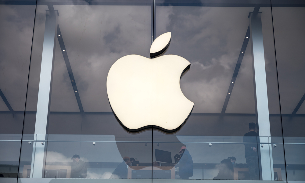 ابل تخطط لاستخدام الذكاء الاصطناعي بدلاً من "Siri" على "آيفون"