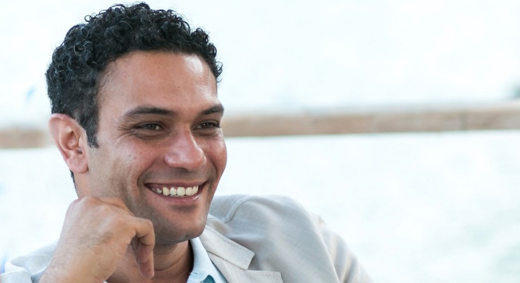 ماذا قال آسر ياسين عن عائشة بن أحمد شريكته في مسلسل "بدون سابق إنذار"؟