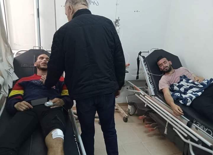 احداث العنف في ملعب تازركة.. مغادرة المصابين المستشفى احداث العنف في ملعب تازركة.. مغادرة المصابين المستشفى
