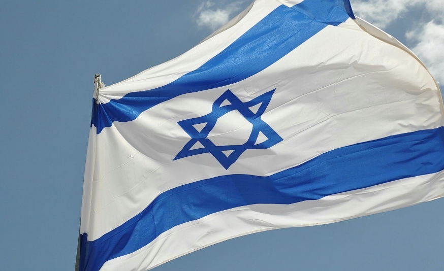 إسرائيل تخلي 7 من سفاراتها وتعزز دفاعاتها خشية انتقام إيراني
