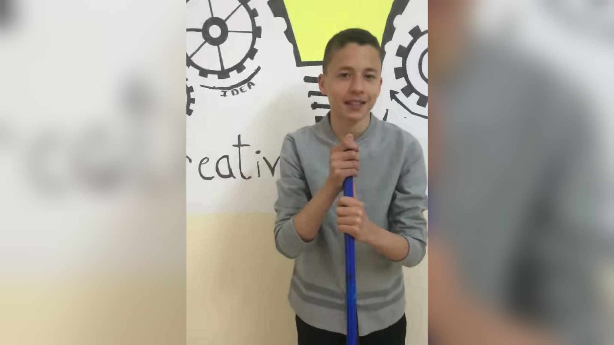 تلميذ الثامنة أساسي يخترع عصا ذكية لفائدة المكفوفين