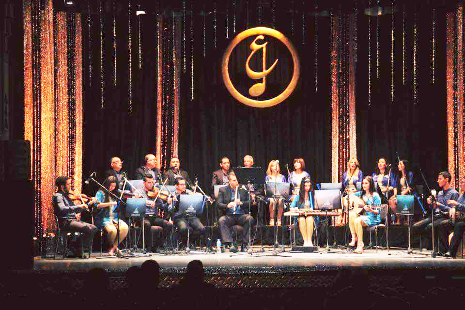 "مقامات" تعانق المسارح من جديد بـعرض "درر"