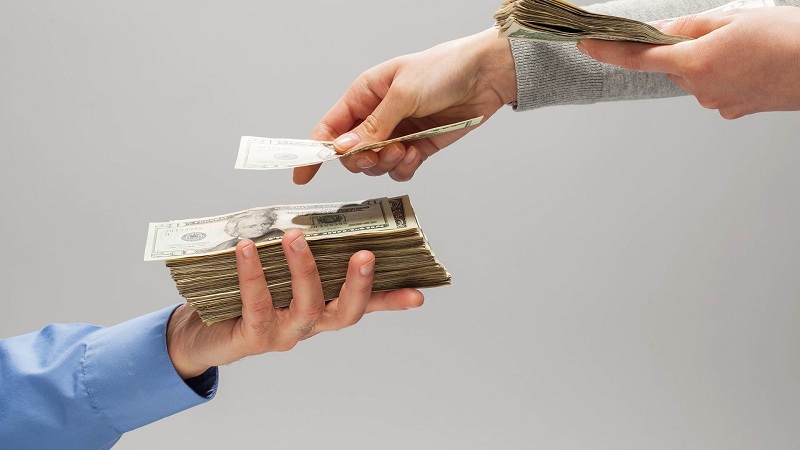 الخبير الاقتصادي معز حديدان لـ"الصباح":  طباعة الأموال غير مجدية .. وهذه  أبرز أسباب ارتفاع الكتلة النقدية