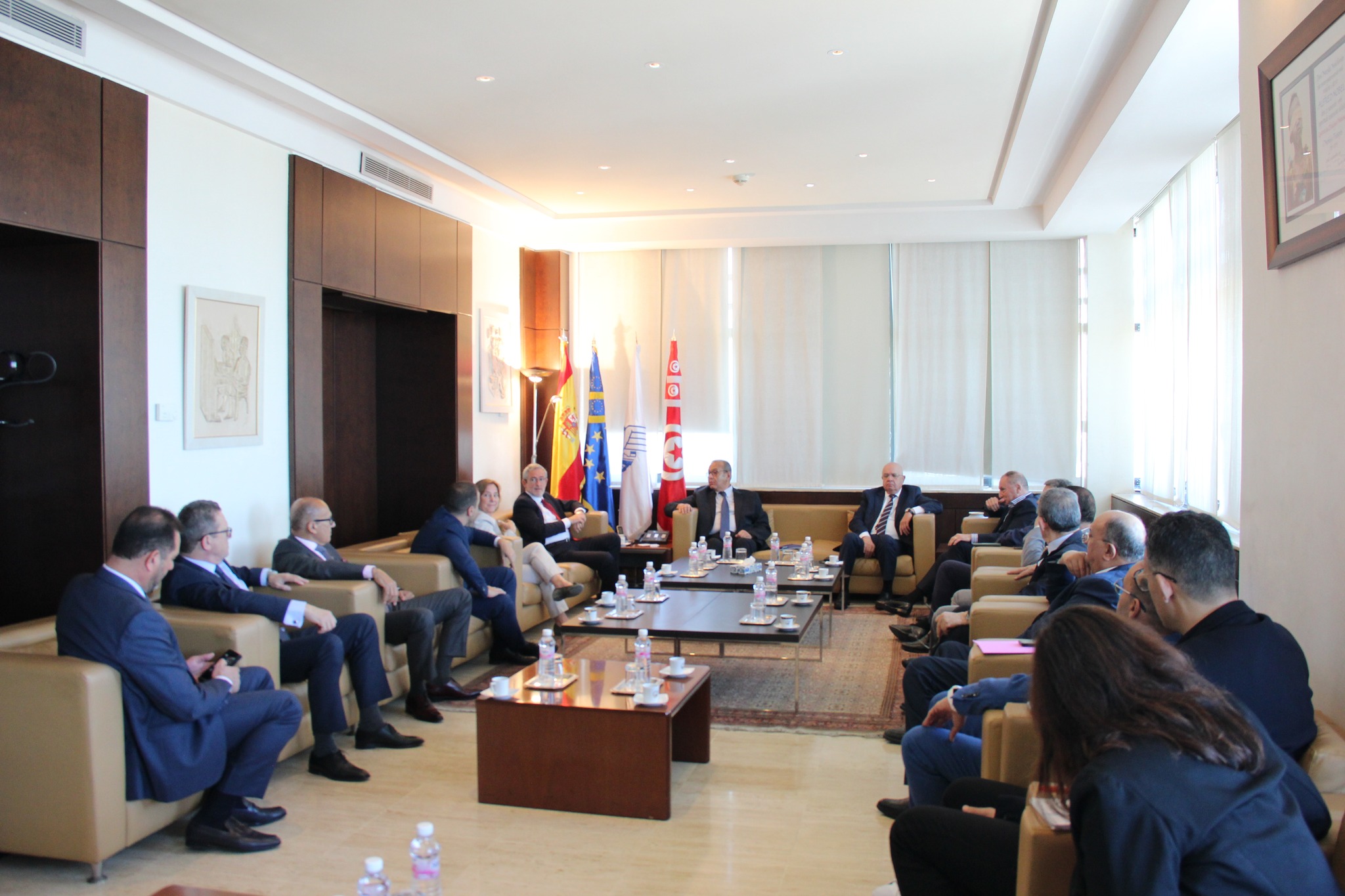 ماجول يدعو لرفع حواجز الاتحاد الأوروبي أمام صادرات تونس في قطاع النسيج وزيت الزيتون