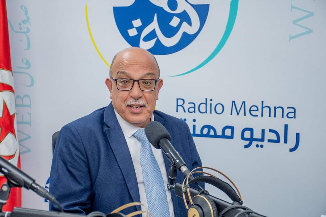 تابعة للوكالة التونسية للتكوين المهني..وزير التشغيل والتكوين المهني يعطي إشارة انطلاق "إذاعة مهنة" 